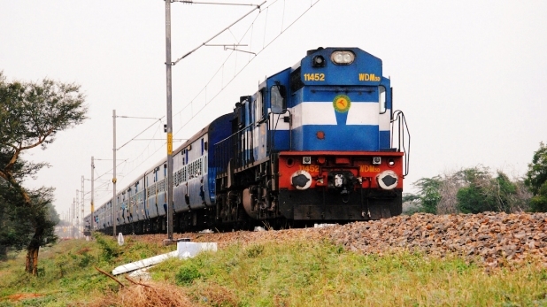 Indian_Train.jpg