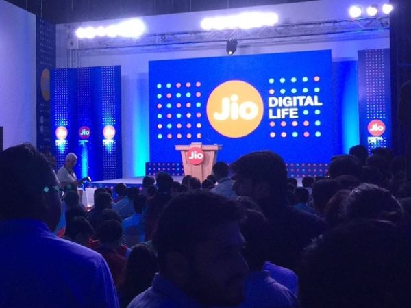 reliancejio.jpg